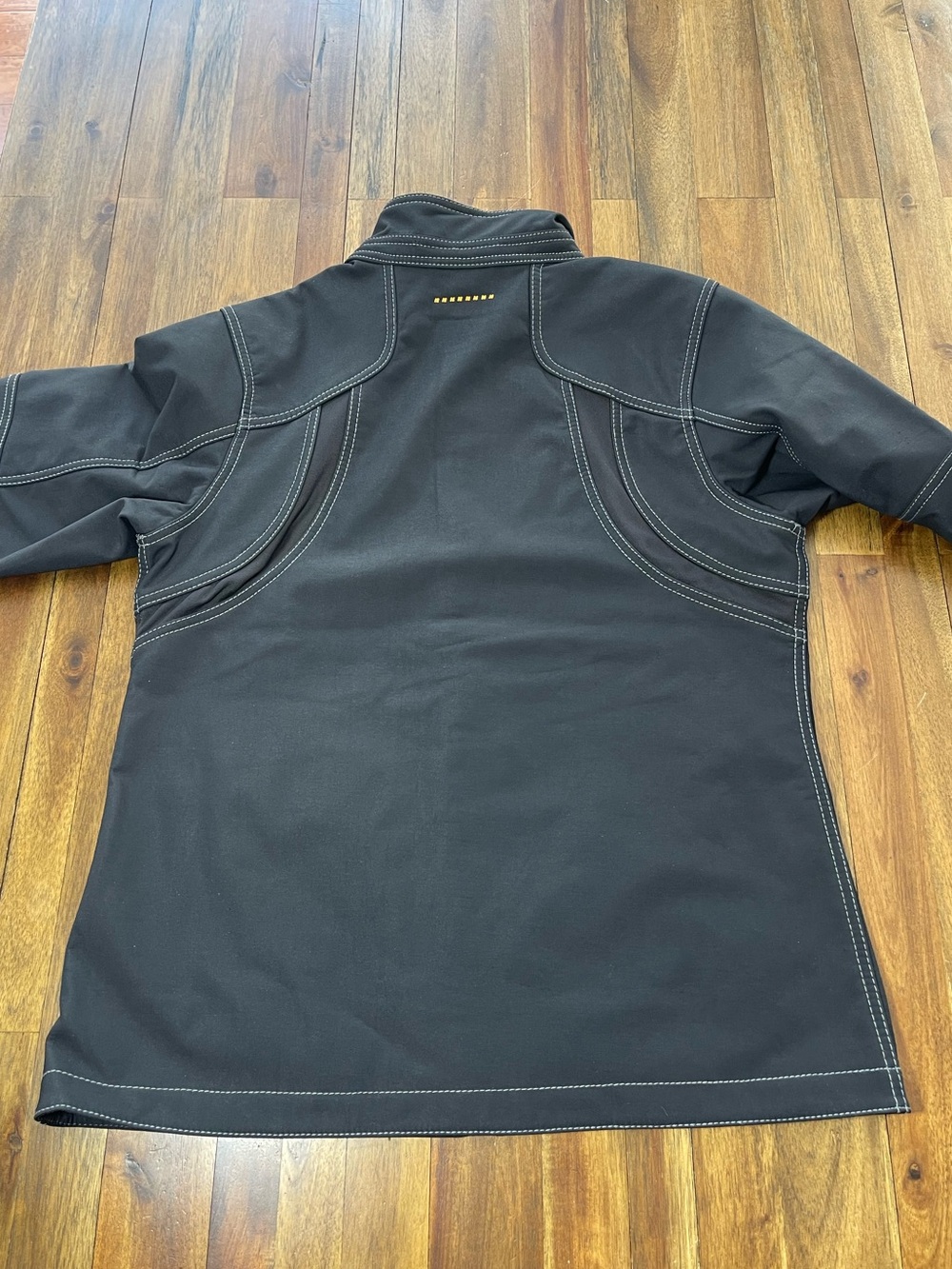 Ariat Rebar Women’s Black Utility Softshell Jacket with White Stitching - Picture 4 of 14